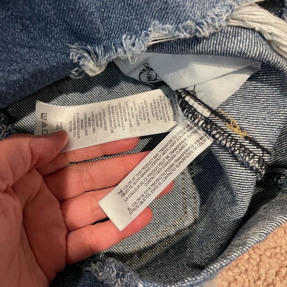 CALVIN KLEIN denim ripped short - Picture 10 of 10